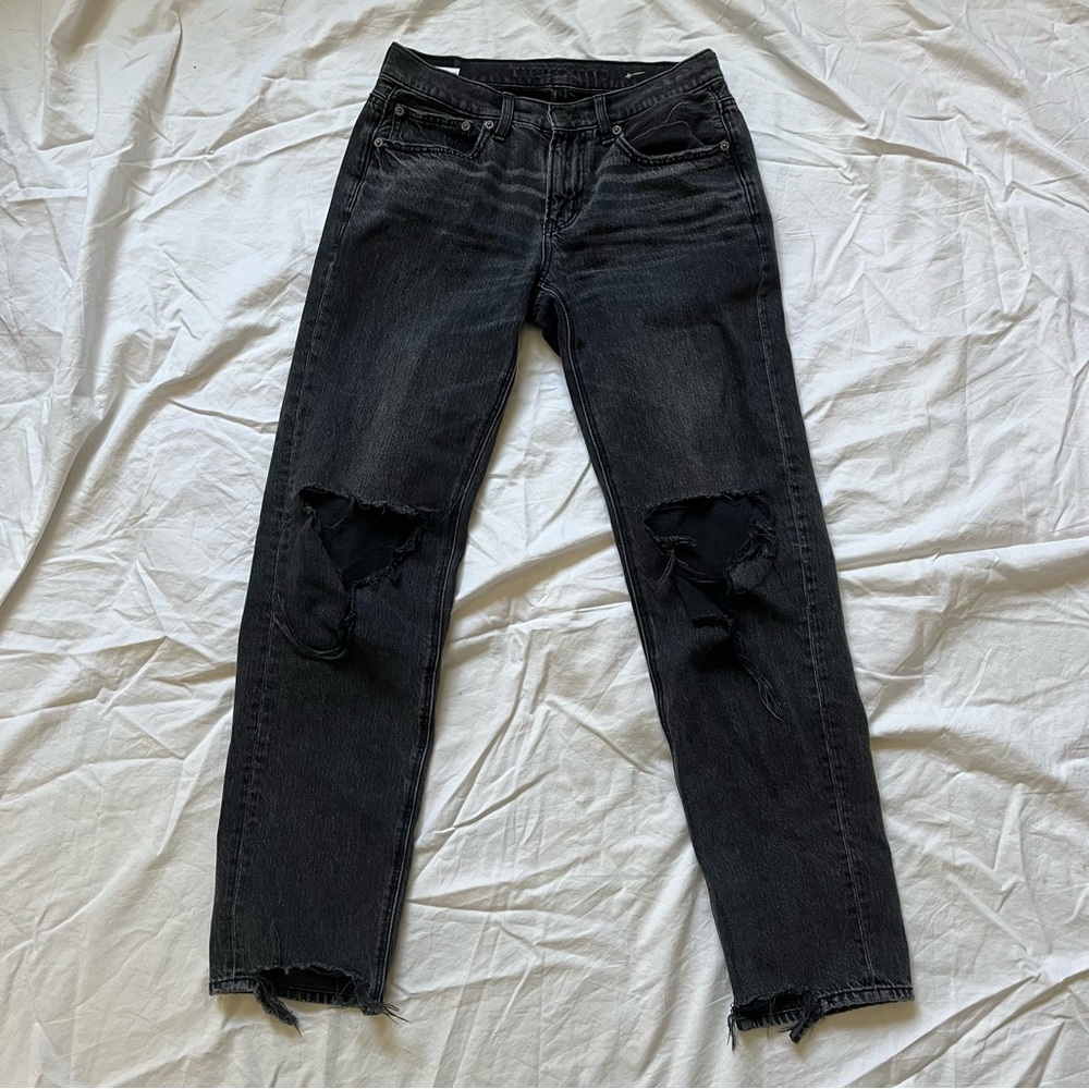 🛹black ripped jeans🛹